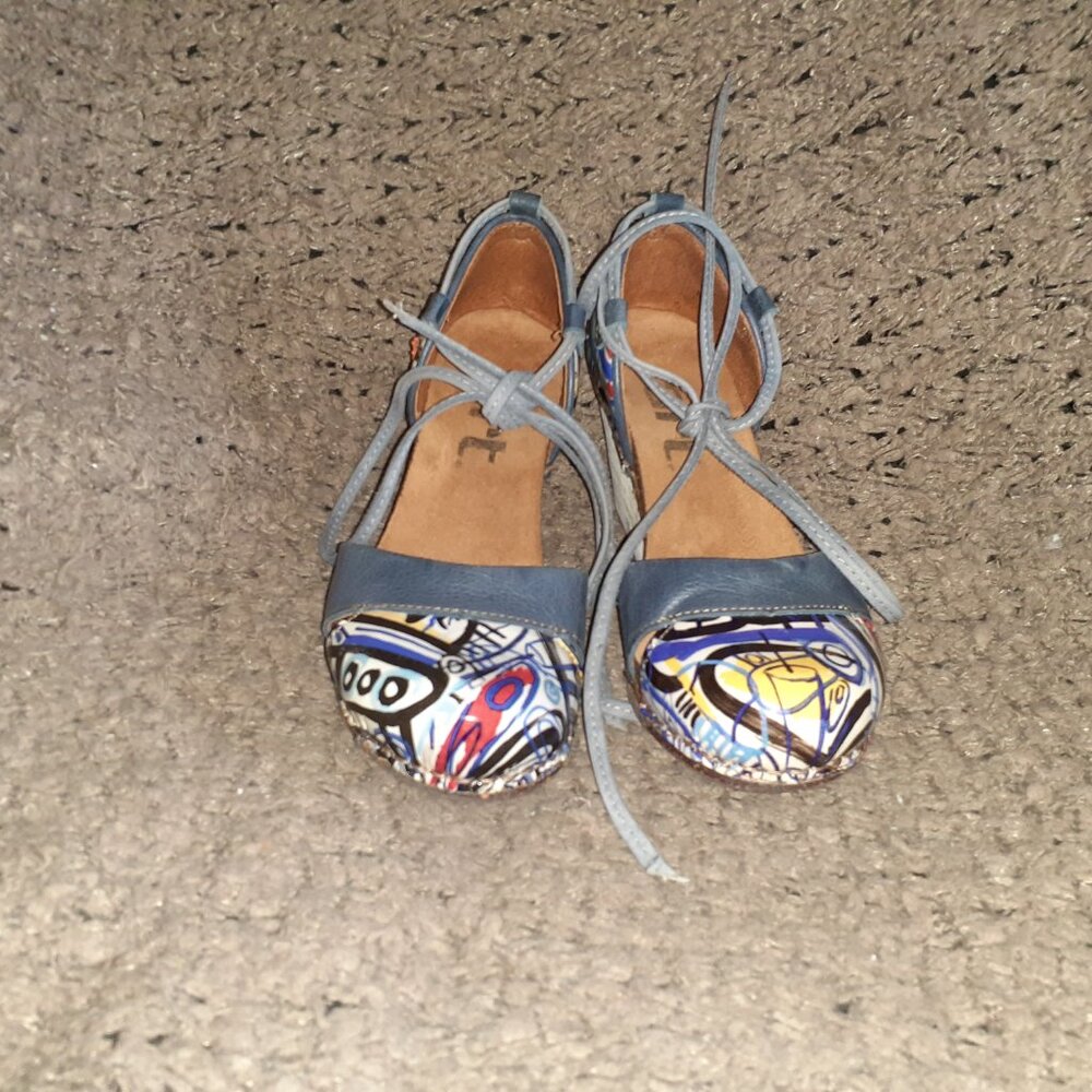 THE ART COMPANY-Gaucho Bonelyema-Graffiti Pattern Patent Leather-Ankle Ties-Sz36 - Picture 3 of 8